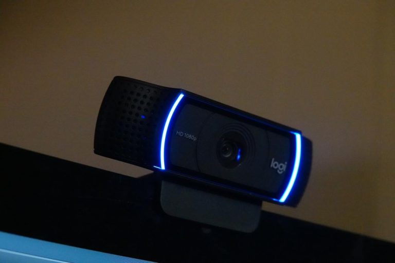 How to Setup and Use Logitech Camera on Windows PC Fineshare