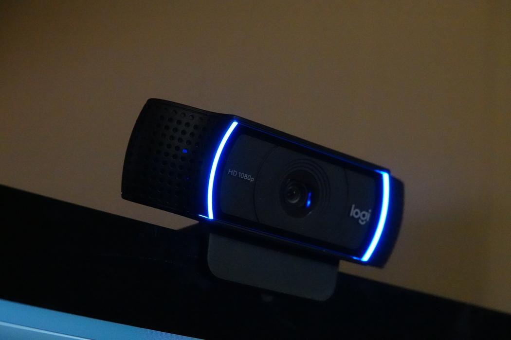 Connect Logitech Webcam to PC