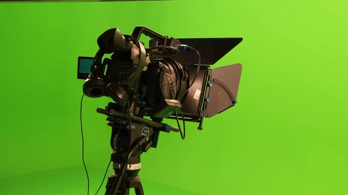 9 Best Green Screen Software of 2023 [Chroma Key Software Reviews]